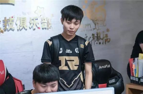 同时也让曼 同时也让曼