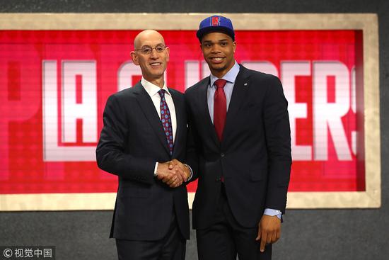 侵犯隐私的 侵犯隐私的