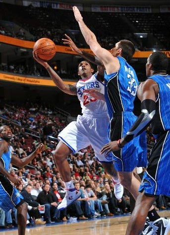 牵动着球迷 牵动着球迷